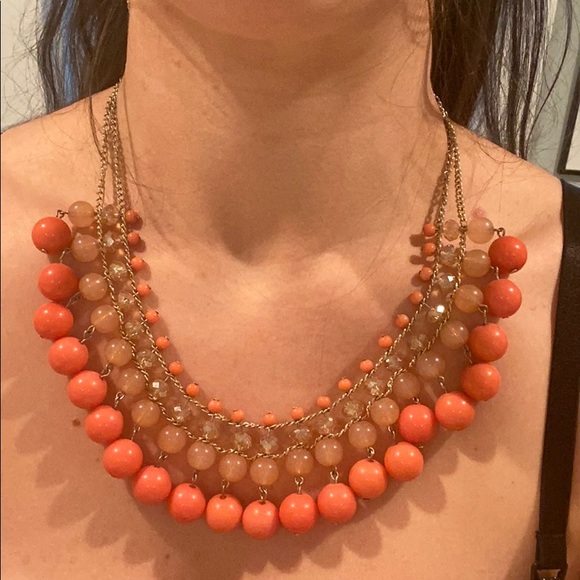 Francescas Bib Necklace ✨ - Picture 2 of 2